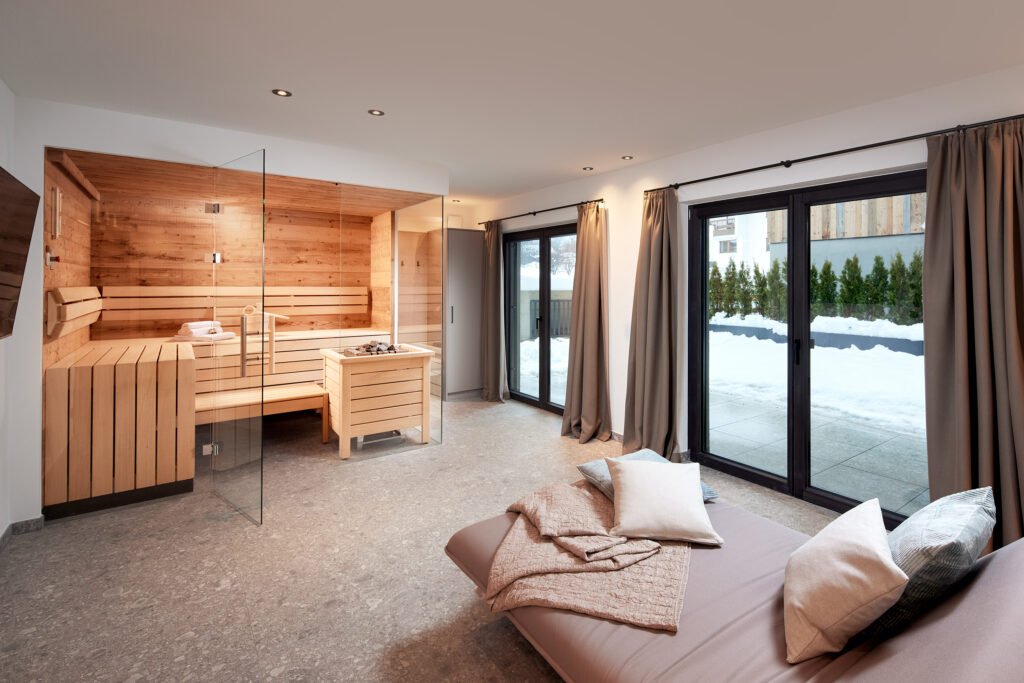 Ruheraum mit Sauna Apartmenthaus in Kitzbühel gebaut von Bauträger LW-Immo